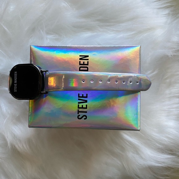 Steve Madden ladies digital watch silver with iridescent color - Picture 8 of 10